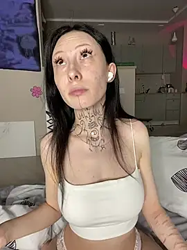 Snapshot of your_Roxy chatting on 29, 12, 2024 your Roxy online show from 29, 12, 2024