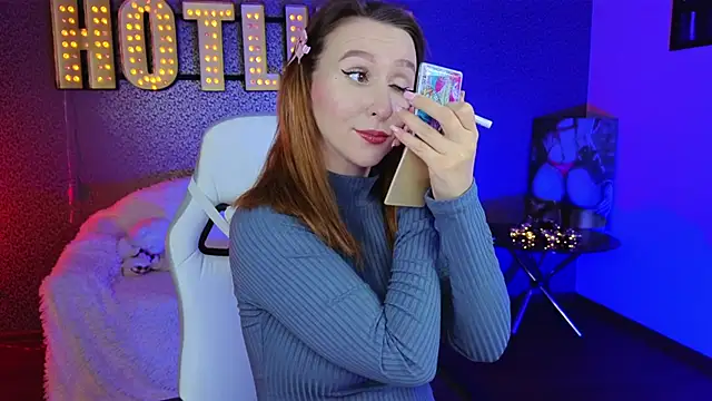 Snapshot of AliceBYKiss chatting on 6, 12, 2024 AliceBYKiss online show from 6, 12, 2024