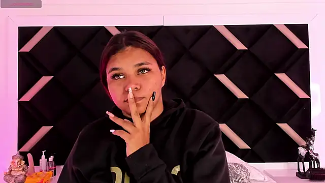 Snapshot of Carolina_Evanss chatting on 3, 3, 2025 Carolina Evanss online show from 3, 3, 2025