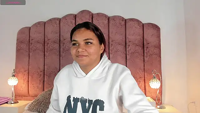 Snapshot of Carolina_Evanss chatting on 7, 3, 2025 Carolina Evanss online show from 7, 3, 2025