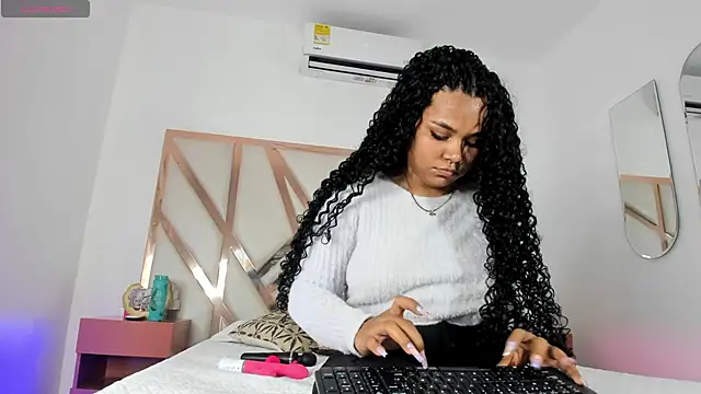 Snapshot of Carolina_Evanss chatting on 21, 3, 2025 Carolina Evanss online show from 21, 3, 2025