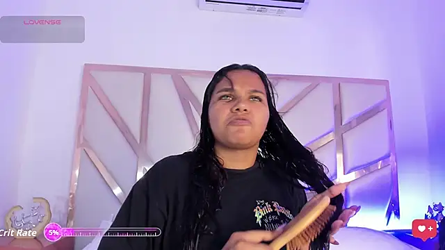 Snapshot of Carolina_Evanss chatting on 20, 9, 2025 Carolina Evanss online show from 20, 9, 2025