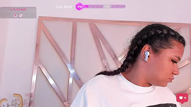 Snapshot of Carolina_Evanss chatting on 2, 10, 2025 Carolina Evanss online show from 2, 10, 2025