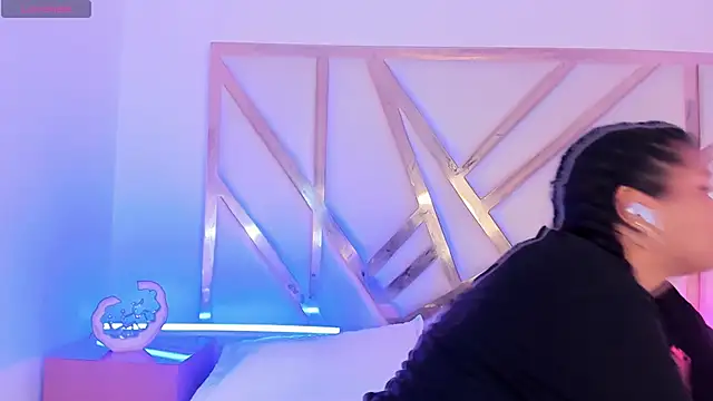 Snapshot of Carolina_Evanss chatting on 9, 10, 2025 Carolina Evanss online show from 9, 10, 2025