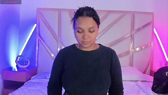 Snapshot of Carolina_Evanss chatting on 14, 11, 2025 Carolina Evanss online show from 14, 11, 2025