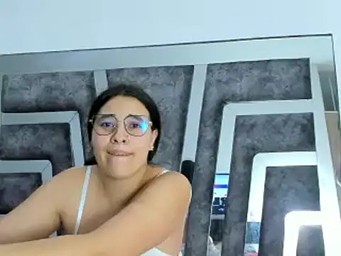 Snapshot of Salome_Moonn chatting on 8, 2, 2025 Salome Moonn online show from 8, 2, 2025