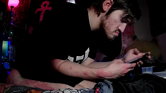 Snapshot of ATwinkie chatting on 8, 11, 2025 ATwinkie online show from 8, 11, 2025