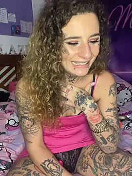 BlazyKitsune- online show from 2, 1, 2025