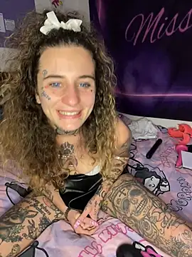 BlazyKitsune- online show from 13, 1, 2025