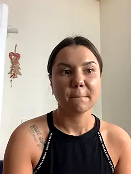 MiraMiss online show from 7, 11, 2025