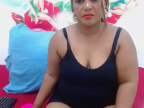 Snapshot of SexyEbony37X chatting on 5, 12, 2025 SexyEbony37X online show from 5, 12, 2025