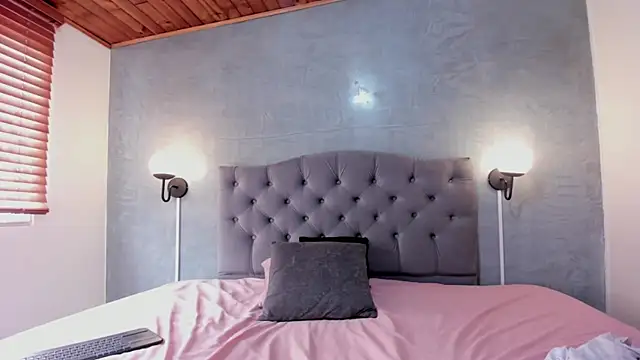 Snapshot of MeridaLane chatting on 15, 2, 2025 MeridaLane online show from 15, 2, 2025