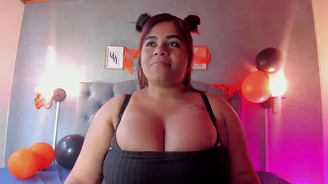 Snapshot of MeridaLane chatting on 4, 10, 2025 MeridaLane online show from 4, 10, 2025