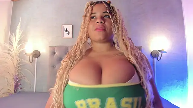 Snapshot of MeridaLane chatting on 25, 11, 2025 MeridaLane online show from 25, 11, 2025