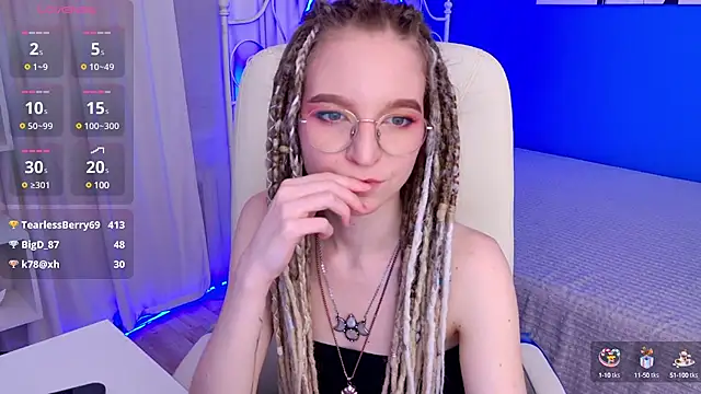 Snapshot of VioletShine chatting on 22, 1, 2025 VioletShine online show from 22, 1, 2025