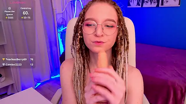 Snapshot of VioletShine chatting on 7, 2, 2025 VioletShine online show from 7, 2, 2025