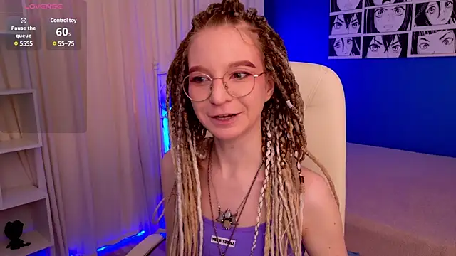 Snapshot of VioletShine chatting on 2, 3, 2025 VioletShine online show from 2, 3, 2025