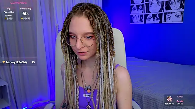 Snapshot of VioletShine chatting on 6, 3, 2025 VioletShine online show from 6, 3, 2025