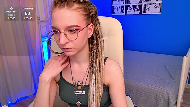 Snapshot of VioletShine chatting on 9, 3, 2025 VioletShine online show from 9, 3, 2025