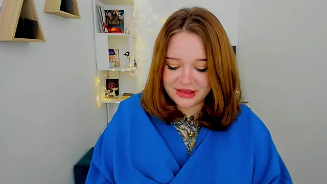 Snapshot of MoonLghte chatting on 12, 1, 2025 MoonLghte online show from 12, 1, 2025