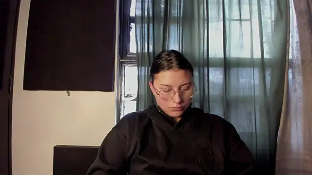 Noellesable online show from 18, 11, 2025