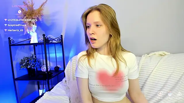 EvaStevs online show from 4, 1, 2025