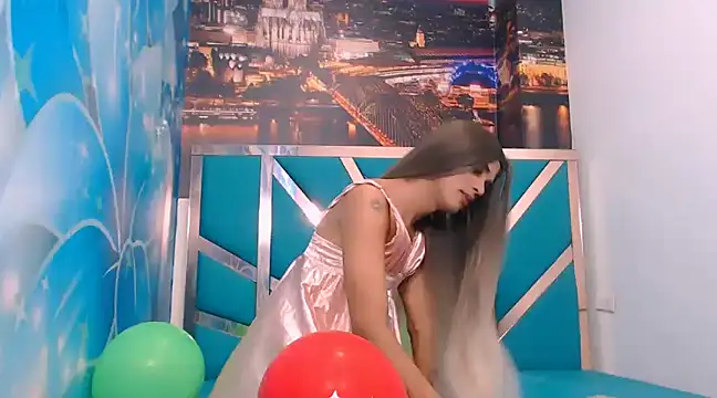 Snapshot of Luna_and_valery chatting on 6, 12, 2024 Luna and valery online show from 6, 12, 2024