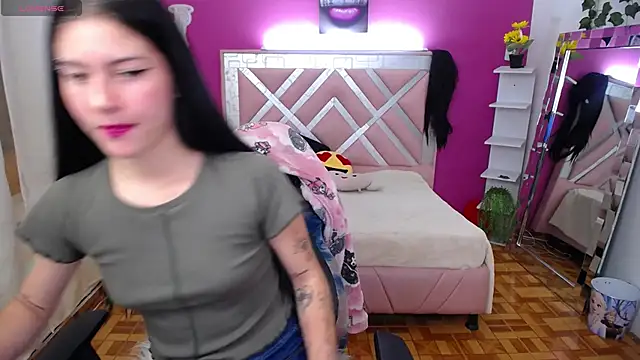 Snapshot of Kate_Laurence_ chatting on 24, 2, 2025 Kate Laurence online show from 24, 2, 2025