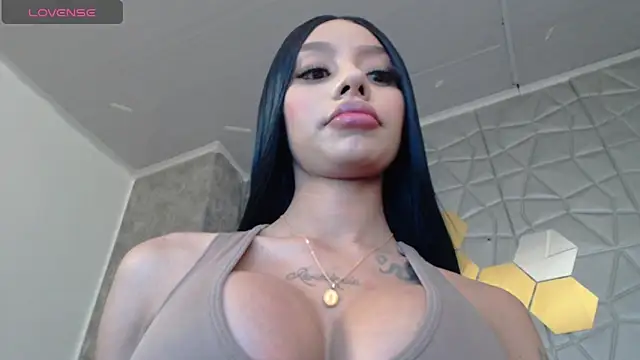 Tiffanny online show from 11, 10, 2025