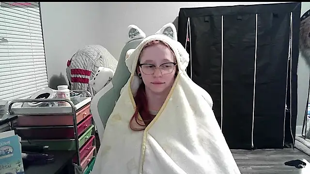 Snapshot of LilyFoxxx chatting on 11, 1, 2025 LilyFoxxx online show from 11, 1, 2025