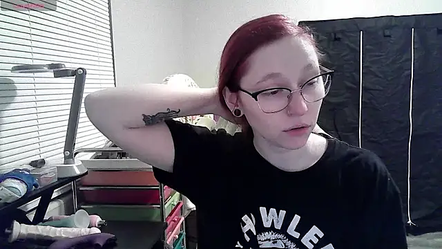 Snapshot of LilyFoxxx chatting on 24, 1, 2025 LilyFoxxx online show from 24, 1, 2025