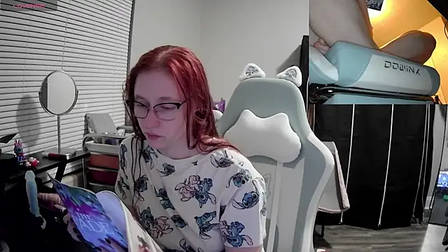 Snapshot of LilyFoxxx chatting on 3, 2, 2025 LilyFoxxx online show from 3, 2, 2025