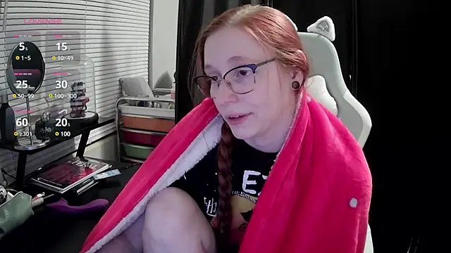 Snapshot of LilyFoxxx chatting on 21, 2, 2025 LilyFoxxx online show from 21, 2, 2025