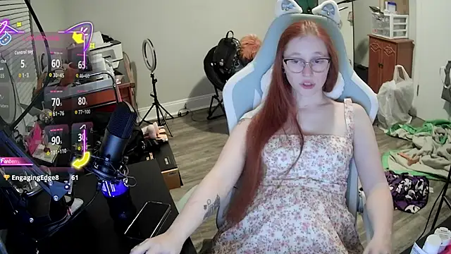 Snapshot of LilyFoxxx chatting on 24, 9, 2025 LilyFoxxx online show from 24, 9, 2025