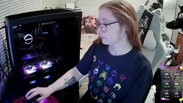 Snapshot of LilyFoxxx chatting on 26, 11, 2025 LilyFoxxx online show from 26, 11, 2025