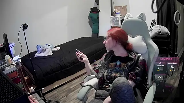 LilyFoxxx online show from 27, 3, 2026