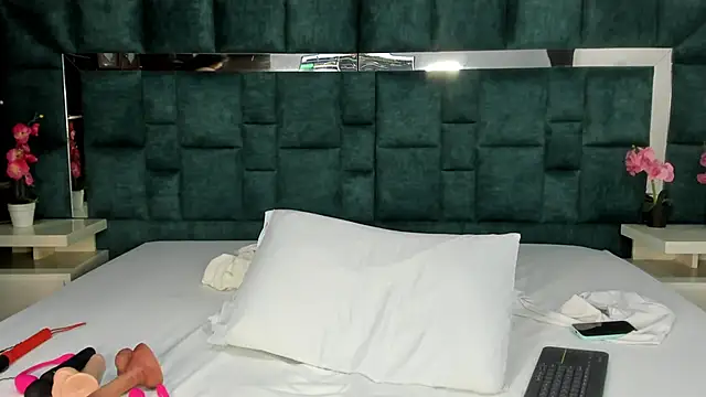 Snapshot of valtira_nova chatting on 13, 9, 2025 valtira nova online show from 13, 9, 2025