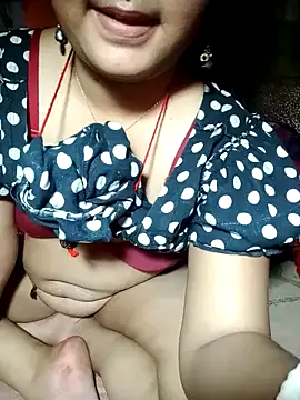 Snapshot of Super-Couple chatting on 24, 2, 2025 Super-Couple online show from 24, 2, 2025