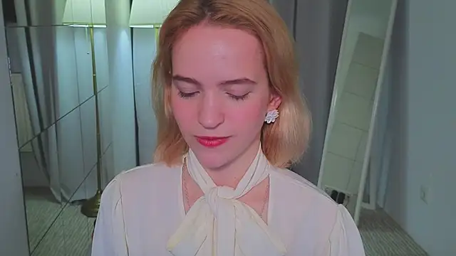 Snapshot of lolly_pie chatting on 1, 1, 2025 lolly pie online show from 1, 1, 2025