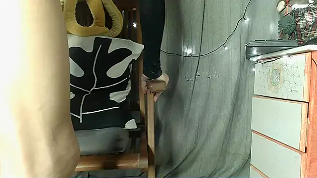 Snapshot of Skinnyshiny_boy chatting on 19, 1, 2025 Skinnyshiny boy online show from 19, 1, 2025