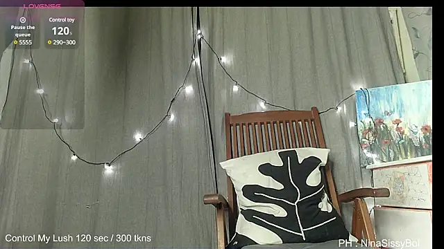 Snapshot of Skinnyshiny_boy chatting on 1, 3, 2025 Skinnyshiny boy online show from 1, 3, 2025