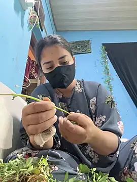 Black Glow online show from 23, 1, 2025