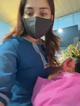 Black Glow online show from 8, 2, 2025