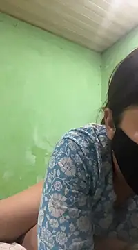 Black Glow online show from 10, 2, 2025