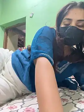 Black Glow online show from 13, 2, 2025