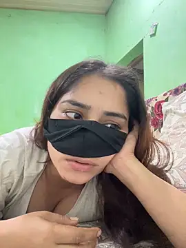 Black Glow online show from 13, 3, 2025