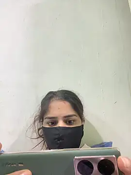 Black Glow online show from 21, 3, 2025