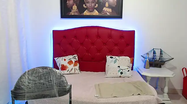 MISSANDRE4 online show from 28, 1, 2025