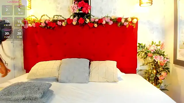 Snapshot of SilvannaFit chatting on 8, 10, 2025 SilvannaFit online show from 8, 10, 2025