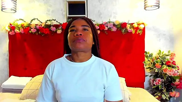 Snapshot of SilvannaFit chatting on 3, 5, 2026 SilvannaFit online show from 3, 5, 2026